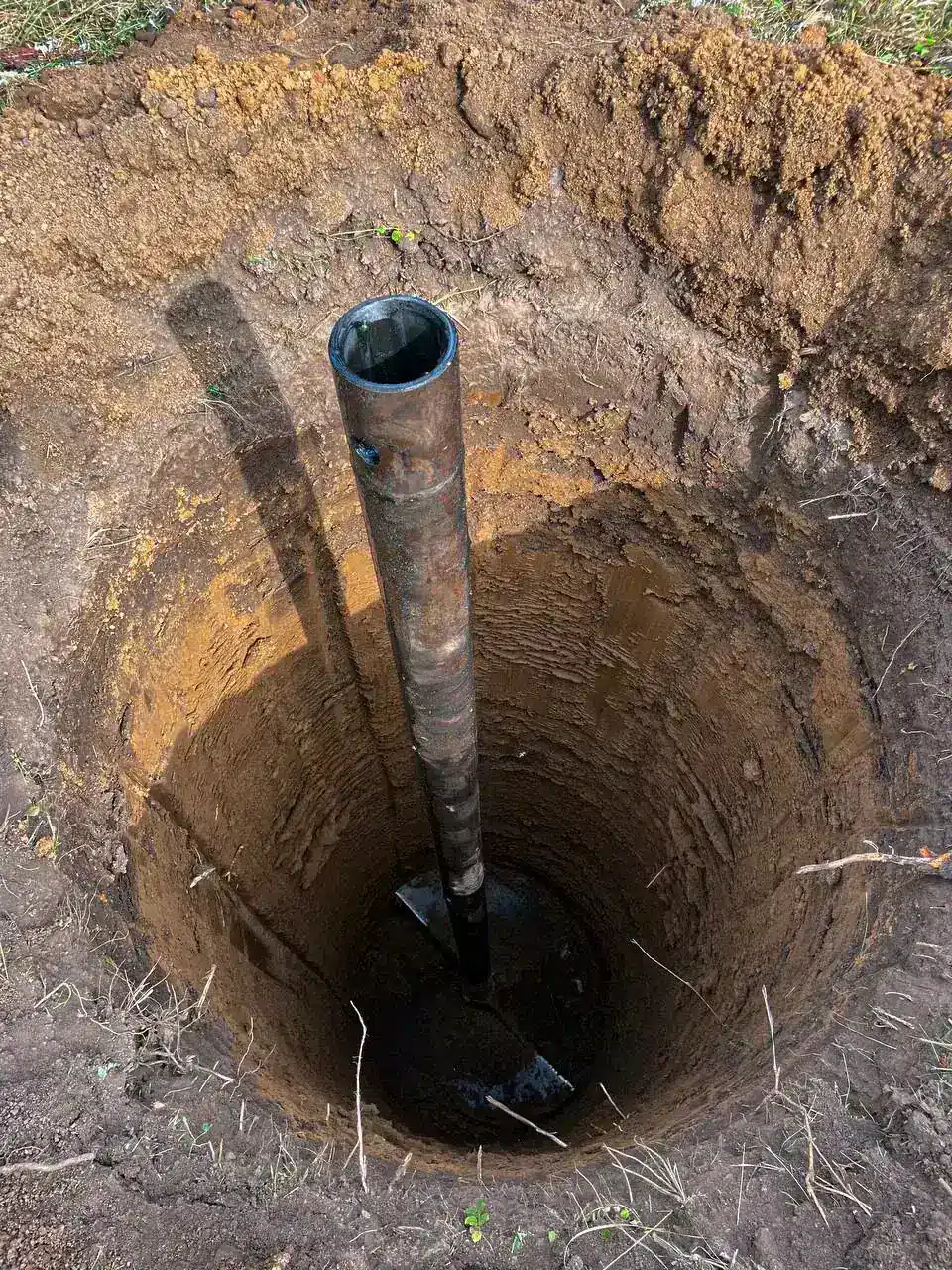 Питьевой колодец на 12 колец. Монтаж колодца в Заокском районе
